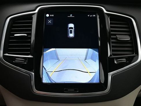 Used 2023 Volvo XC90 B6 Ultimate w/ Protection Package AWD/4WD image 23