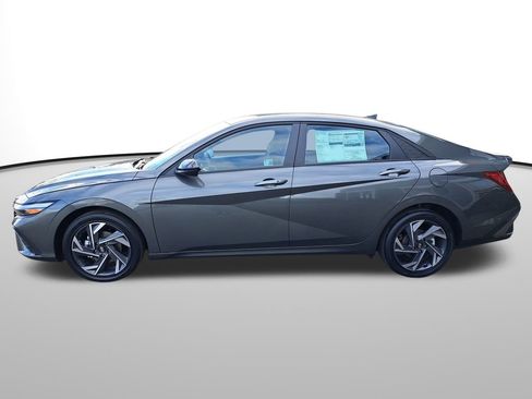 New 2025 Hyundai Elantra SEL image 9