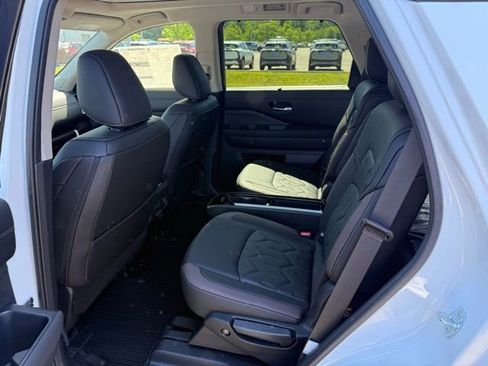 New 2026 Nissan Pathfinder Platinum AWD/4WD image 17