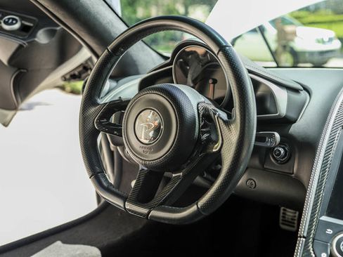 Used 2014 McLaren MP4-12C Spider RWD image 47