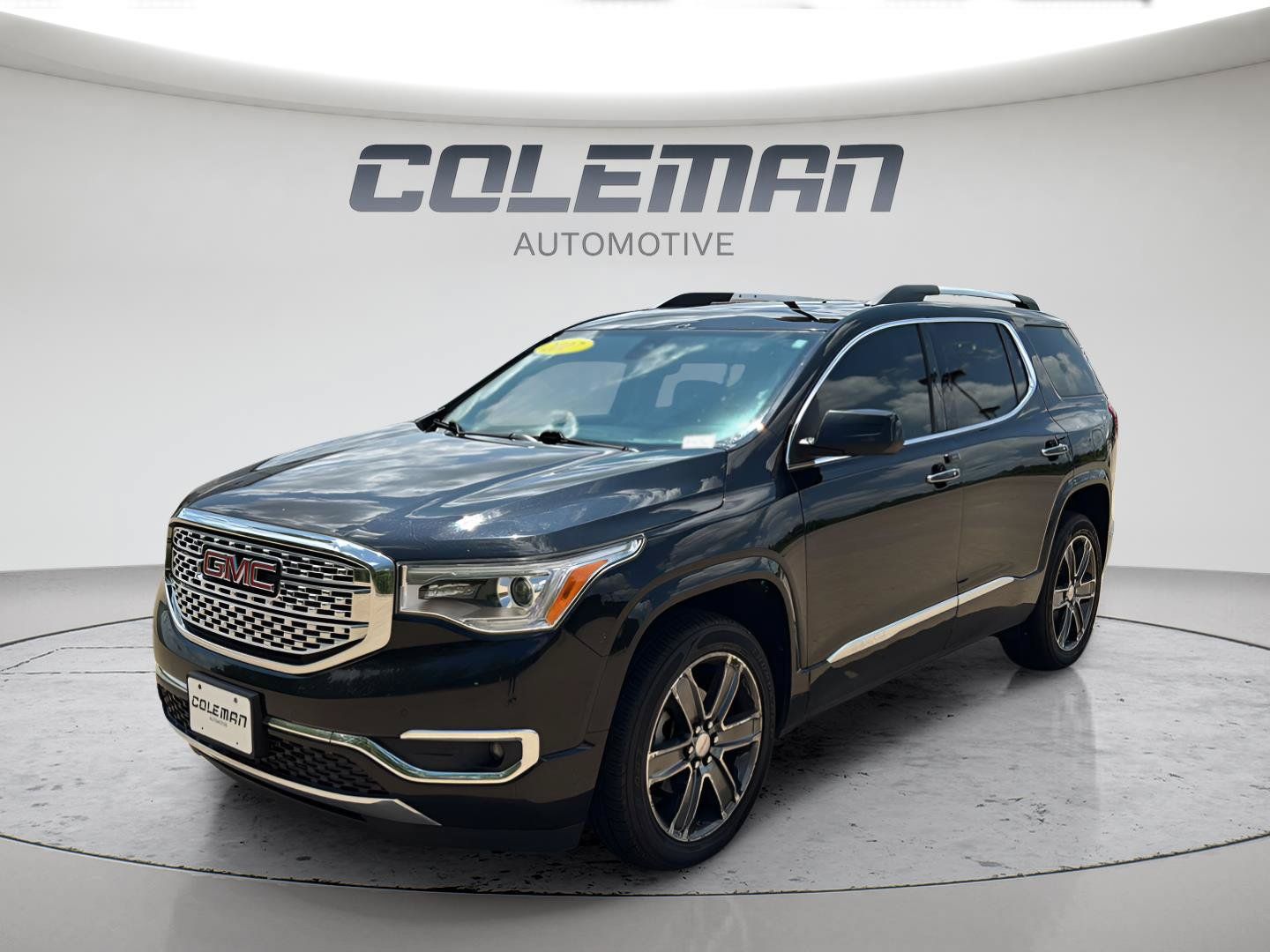 Used 2017 GMC Acadia Denali AWD/4WD image 1