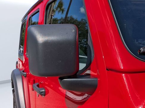 Used 2025 Jeep Wrangler Unlimited Sport AWD/4WD image 11