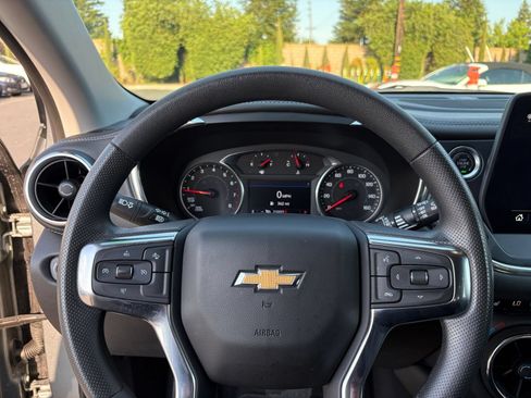Used 2025 Chevrolet Blazer LT FWD image 30