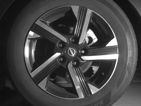 Used 2025 Nissan Sentra SV image 14