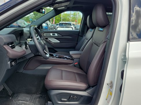 New 2026 Ford Explorer Platinum RWD image 10