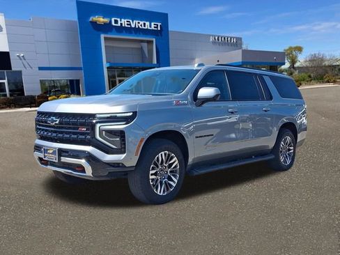Used 2025 Chevrolet Suburban Z71 AWD/4WD image 34