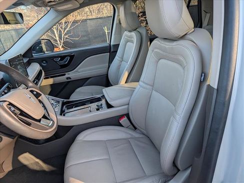 Certified 2023 Lincoln Aviator Reserve w/ Equipment Group 201A image 30