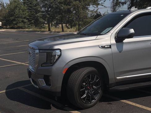 Used 2024 GMC Yukon XL Denali AWD/4WD image 9