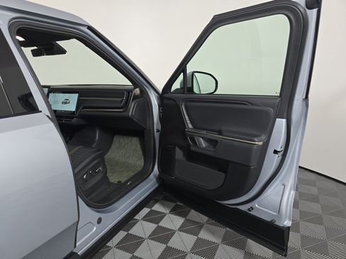 Used 2024 Rivian R1T Adventure AWD/4WD image 18