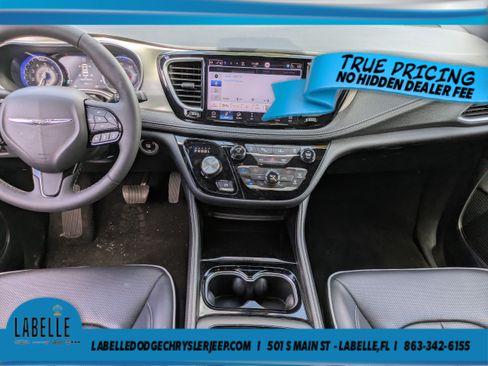 Used 2024 Chrysler Pacifica Limited w/ S Appearance Package AWD/4WD image 13