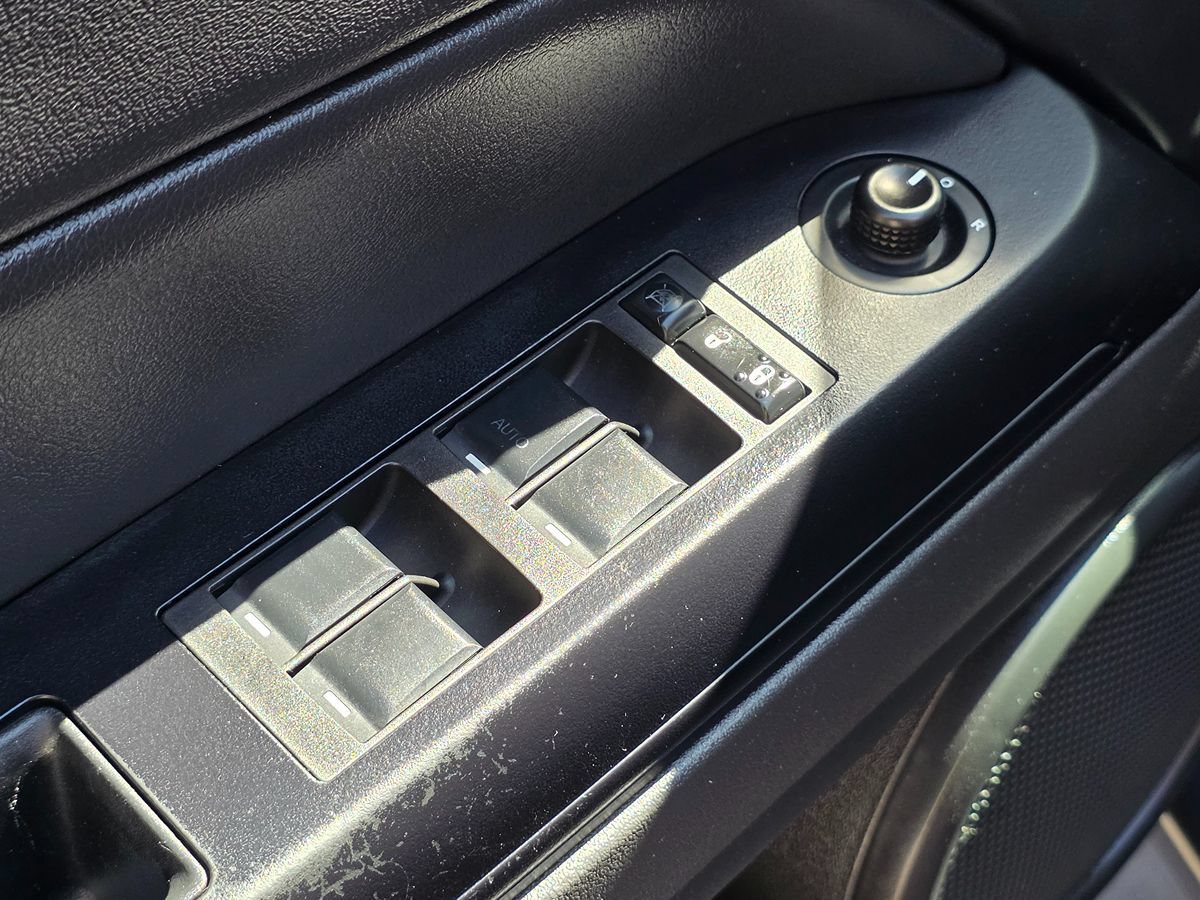 Used 2017 Jeep Patriot Latitude FWD image 27