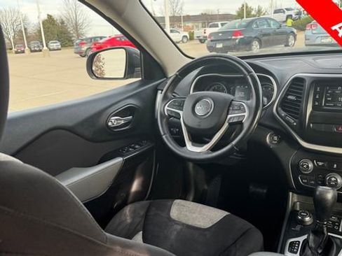 Used 2014 Jeep Cherokee Latitude w/ Comfort/Convenience Group image 14