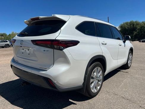 Used 2025 Toyota Highlander Limited AWD/4WD image 6