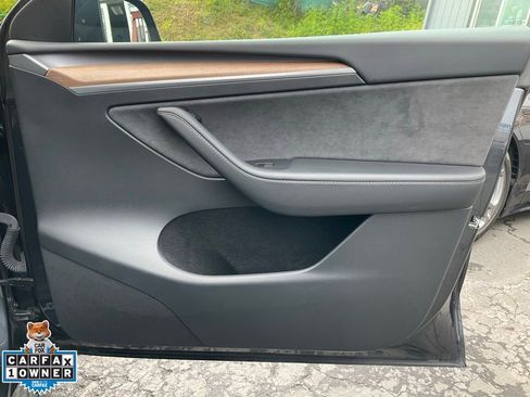Used 2024 Tesla Model Y 2WD image 67