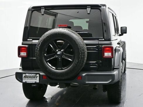 Used 2022 Jeep Wrangler Unlimited Sahara image 6