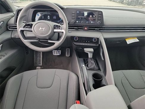 New 2025 Hyundai Elantra Sport image 7