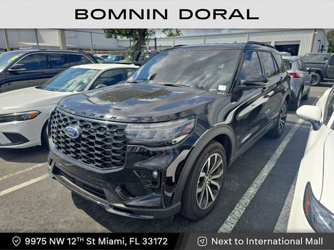 Used 2025 Ford Explorer ST-Line image 1