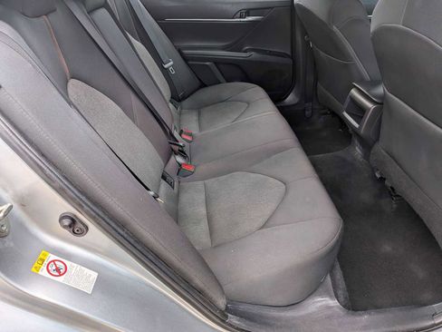 Used 2018 Toyota Camry LE FWD image 14