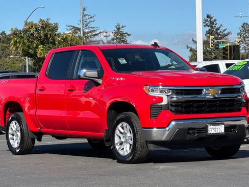 Used 2025 Chevrolet Silverado 1500 LT image 2