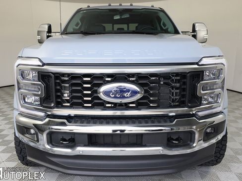 Used 2025 Ford F450 Lariat w/ Lariat Ultimate Package image 3
