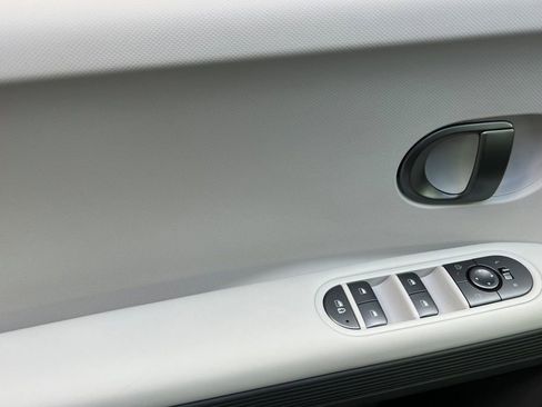 New 2026 Hyundai Ioniq 5 SEL image 9