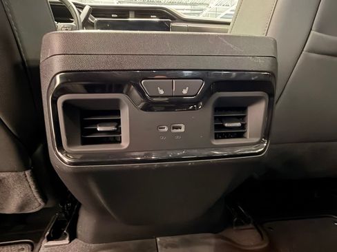 Used 2025 GMC Sierra 2500 AT4 w/ AT4 Premium Plus Package AWD/4WD image 30