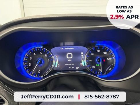 New 2027 Chrysler Pacifica Select AWD/4WD image 14