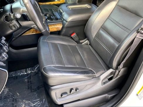 Used 2017 GMC Yukon Denali image 29