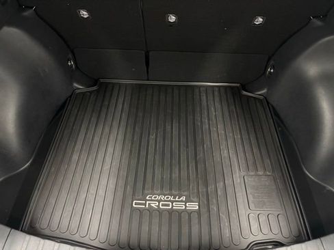 Used 2023 Toyota Corolla Cross LE image 8