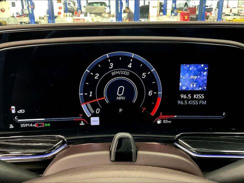 Certified 2023 Cadillac Escalade ESV V AWD/4WD image 13