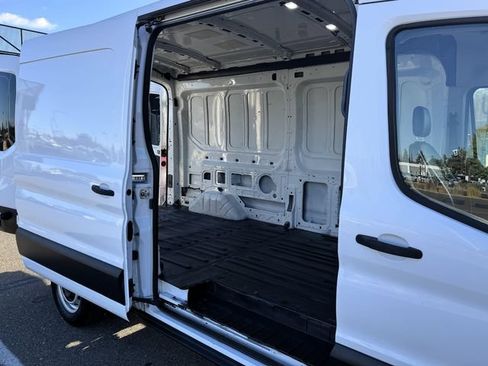 Used 2020 Ford Transit 250 Medium Roof RWD image 18