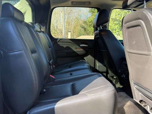 Used 2013 Chevrolet Avalanche LTZ image 14