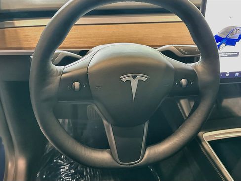 Used 2021 Tesla Model Y Long Range AWD/4WD image 16