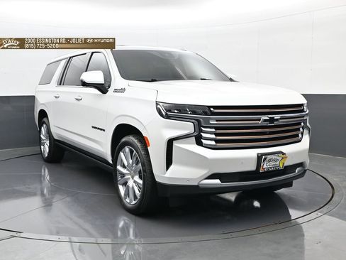 Used 2024 Chevrolet Suburban High Country AWD/4WD image 3