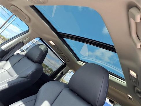 Certified 2025 Subaru Ascent Bronze Edition image 8