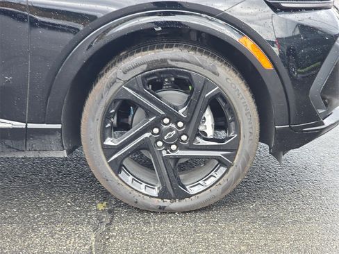 New 2026 Chevrolet Equinox EV RS image 2