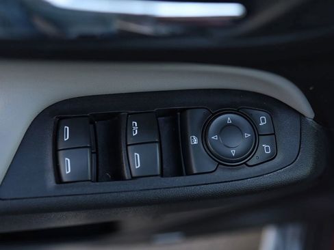 Used 2019 Chevrolet Equinox Premier image 13