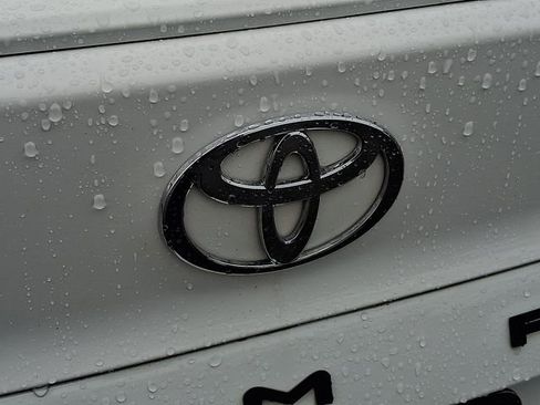 Used 2025 Toyota Camry SE image 25