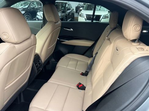 Certified 2024 Cadillac XT4 Luxury w/ Cold Weather Package image 11