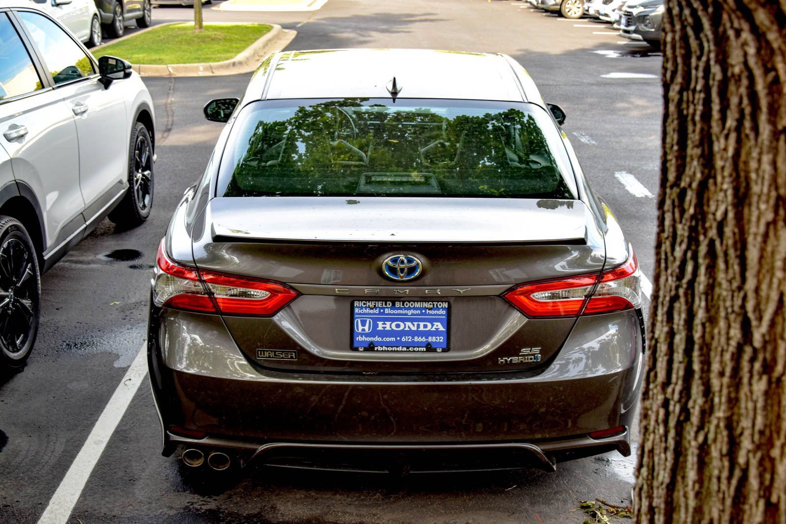 Used 2019 Toyota Camry SE w/ Audio Package FWD image 6