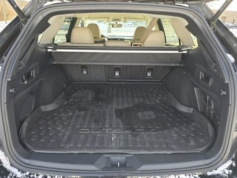 Used 2020 Subaru Outback Limited image 32