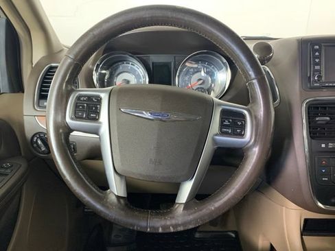 Used 2012 Chrysler Town & Country Touring-L w/ Premium Group FWD image 26