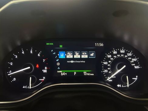 Used 2021 Toyota Avalon XLE image 19