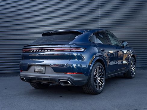 Certified 2025 Porsche Cayenne Coupe image 29