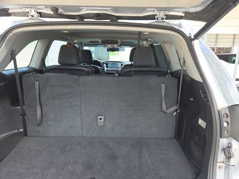 Used 2014 Toyota Highlander Limited FWD image 6