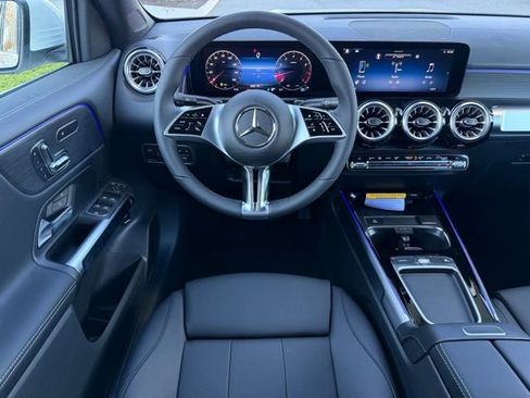 New 2026 Mercedes-Benz GLB 250 4MATIC image 12