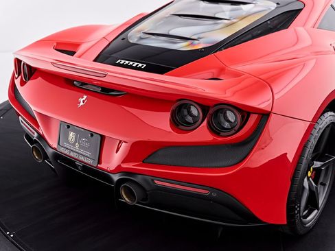 Used 2020 Ferrari F8 Tributo RWD image 31