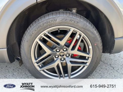 New 2026 Ford Explorer ST-Line w/ ST-Line Street Pack image 11