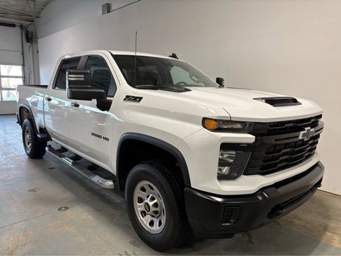 Certified 2024 Chevrolet Silverado 3500 W/T image 8