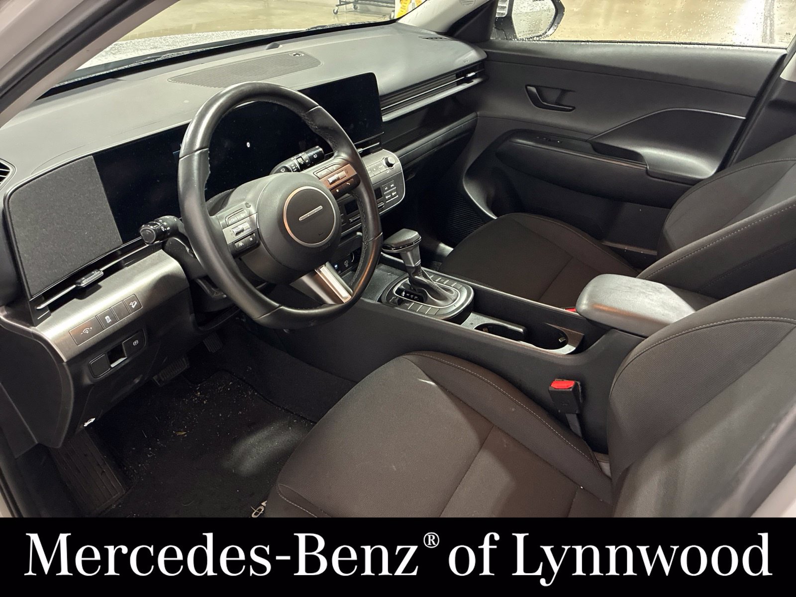 Used 2024 Hyundai Kona SEL AWD/4WD image 4
